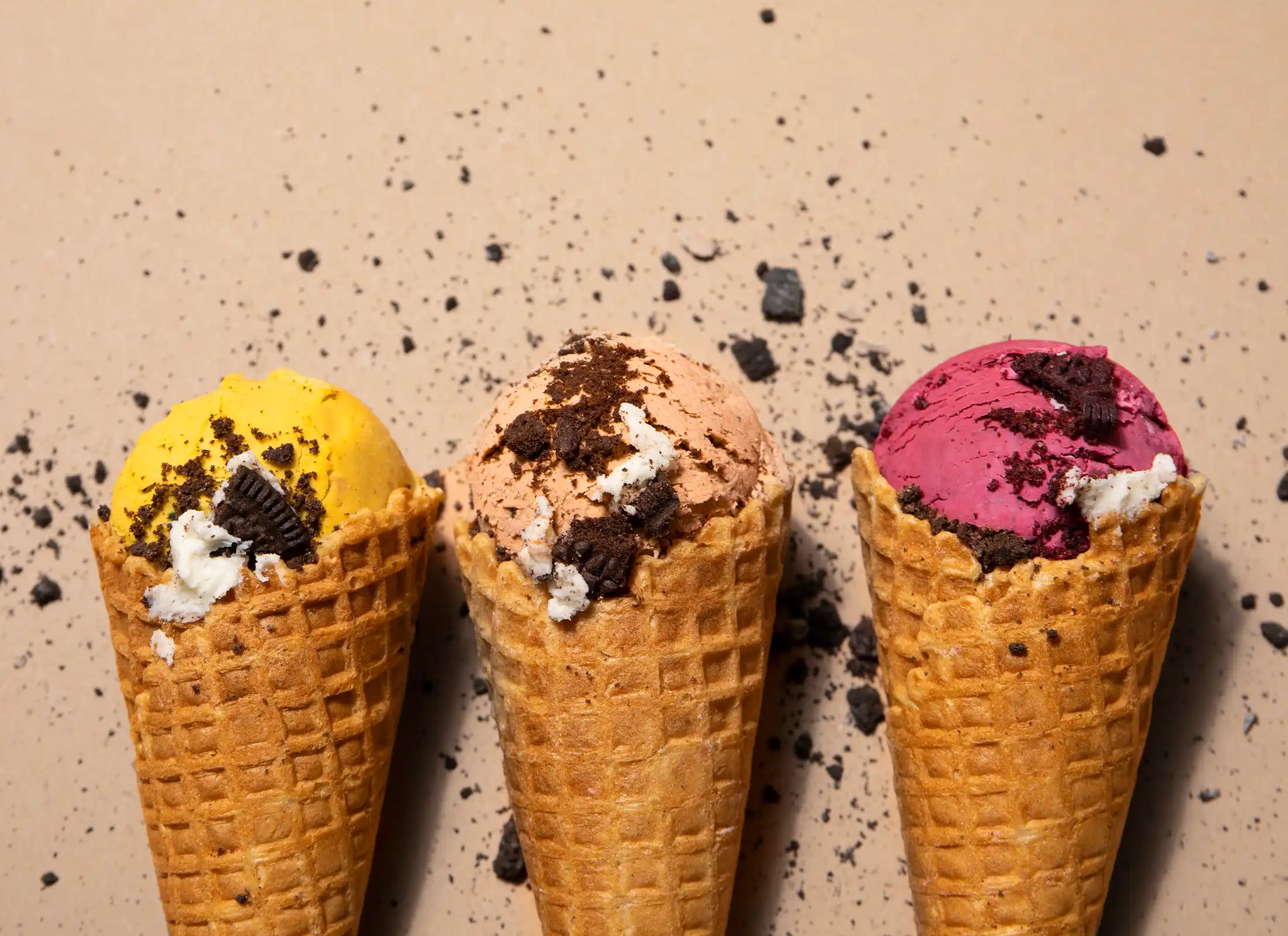 مثبت الأيس كريم بالحلیب والفواكه